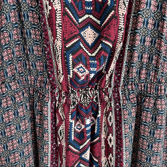 Collection by Bobeau Aztec Print Casual Dress. Has pockets! Medium. - Picture 3 of 4